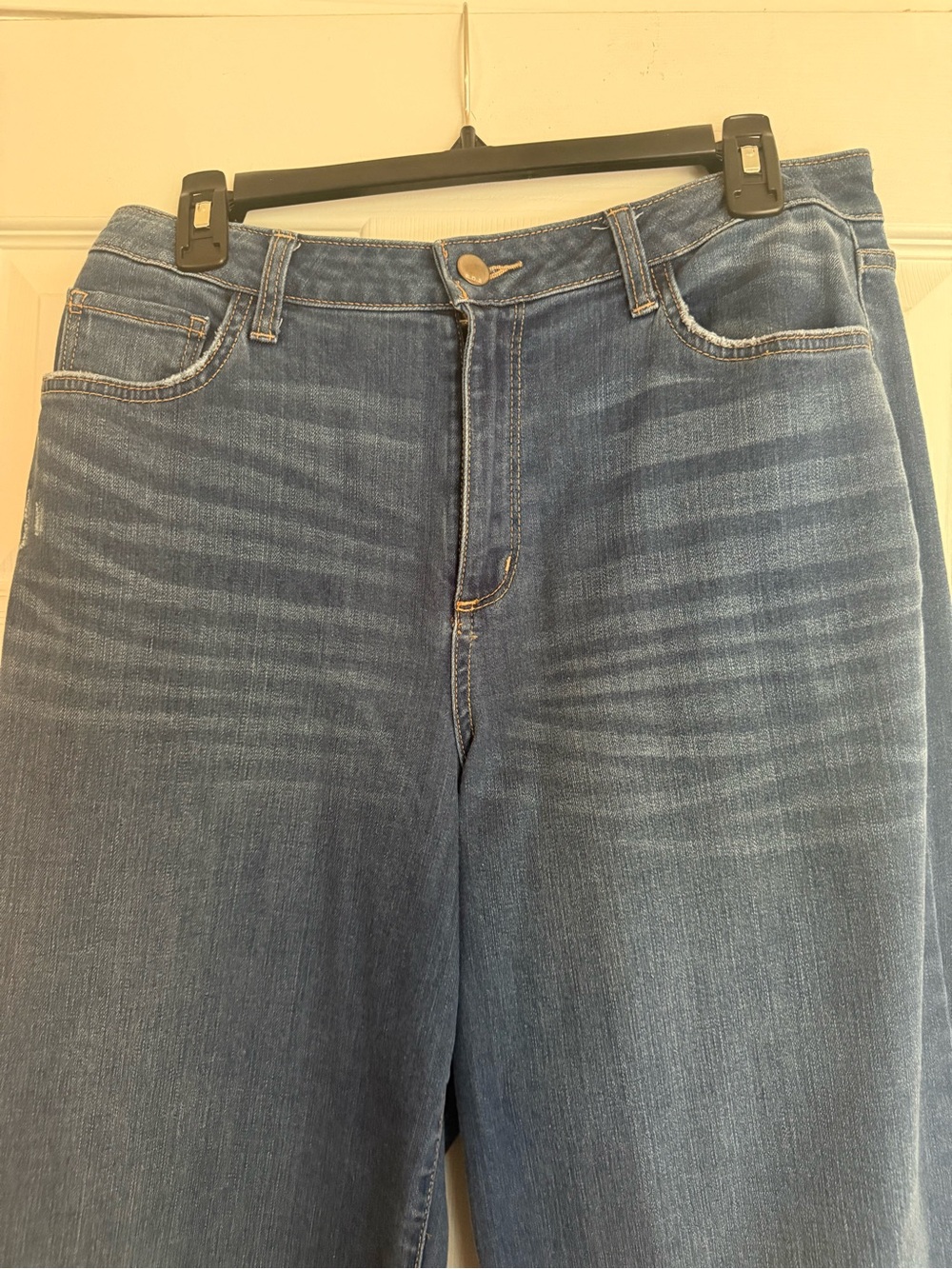a.n.a. Wide Leg Women’s Jeans - Blue-Frayed Hems Size 12 - Picture 2 of 6